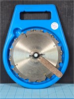 Saw blade holder with blades