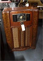 Zenith 10S669 1942 Console Radio / Original