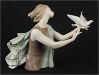 Lladro Porcelain "Allegory to The Peace" Figure