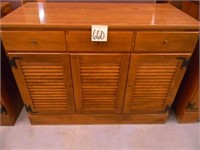 Ethan Allen Maple Linen Chest (40x19x30")