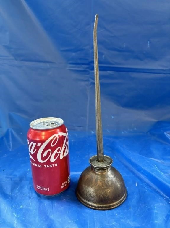 WW! Vintage Oil Can