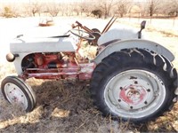 1947 FORD 9N TRACTOR
