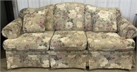 (AU) Floral full size couch with matching pillows