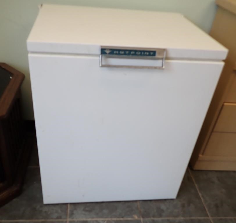 HOTPOINT 6.2 CU FT FREEZER