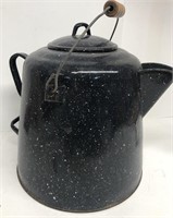 Large granite ware pot with lid