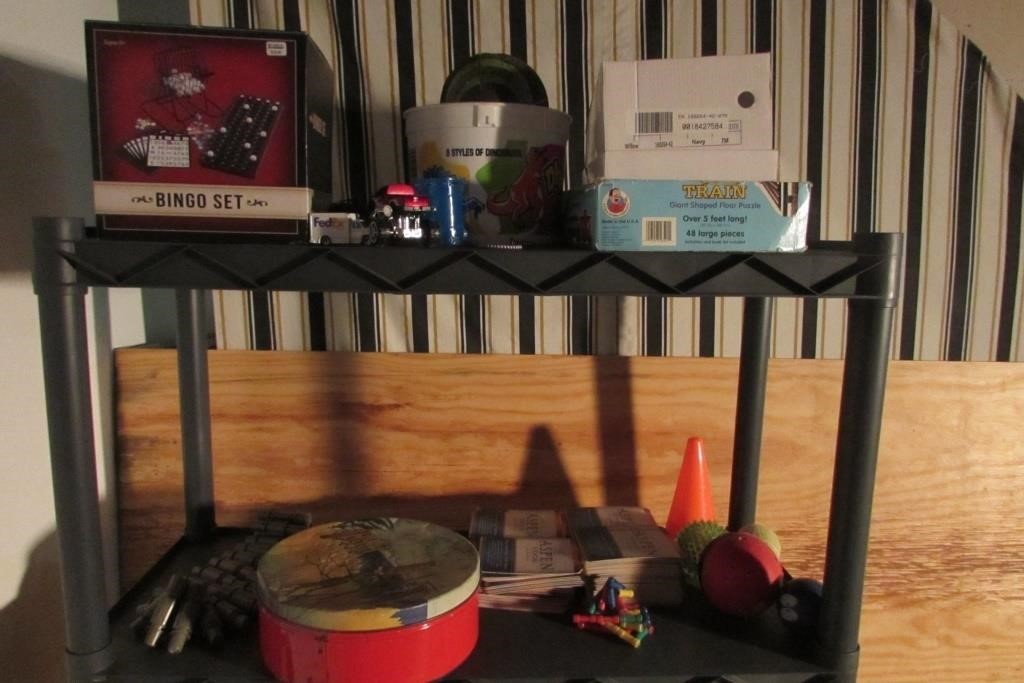 Plastic Shelf w/toys