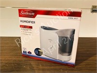 Sunbeam small room humidifier - new