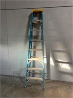 8 foot tall Fiberglass Step Ladder LIKE NEW