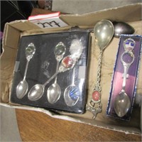 BOX OF COLLECTOR SPOONS