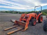 Kubota L2501 Diesel Tractor w/Loader