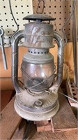 Antique Dietz metal No 2  Railroad oil lantern