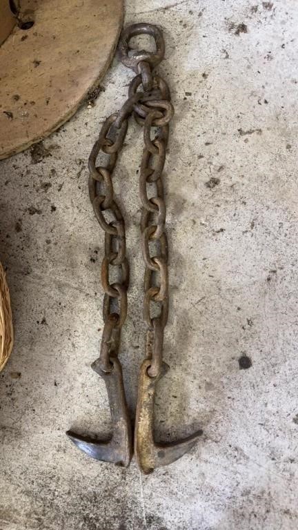 Heavy duty, large double hook chain, 32 inches