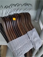 15 Cnt Wooden Hangers