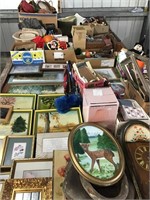 ENTIRE WAGON OF PICTURES, BASKETS, HOLIDAY D
