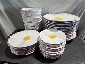 Melamine Daisy Plates & Bowls