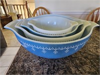 Vintage Pyrex Nesting Bowls