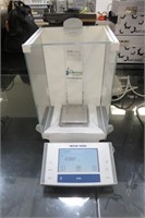 Mettler XS105 Dual Range Analytical Balance