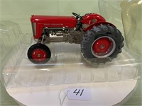 Massey Ferguson 65 gas tractor 1/16 NIB