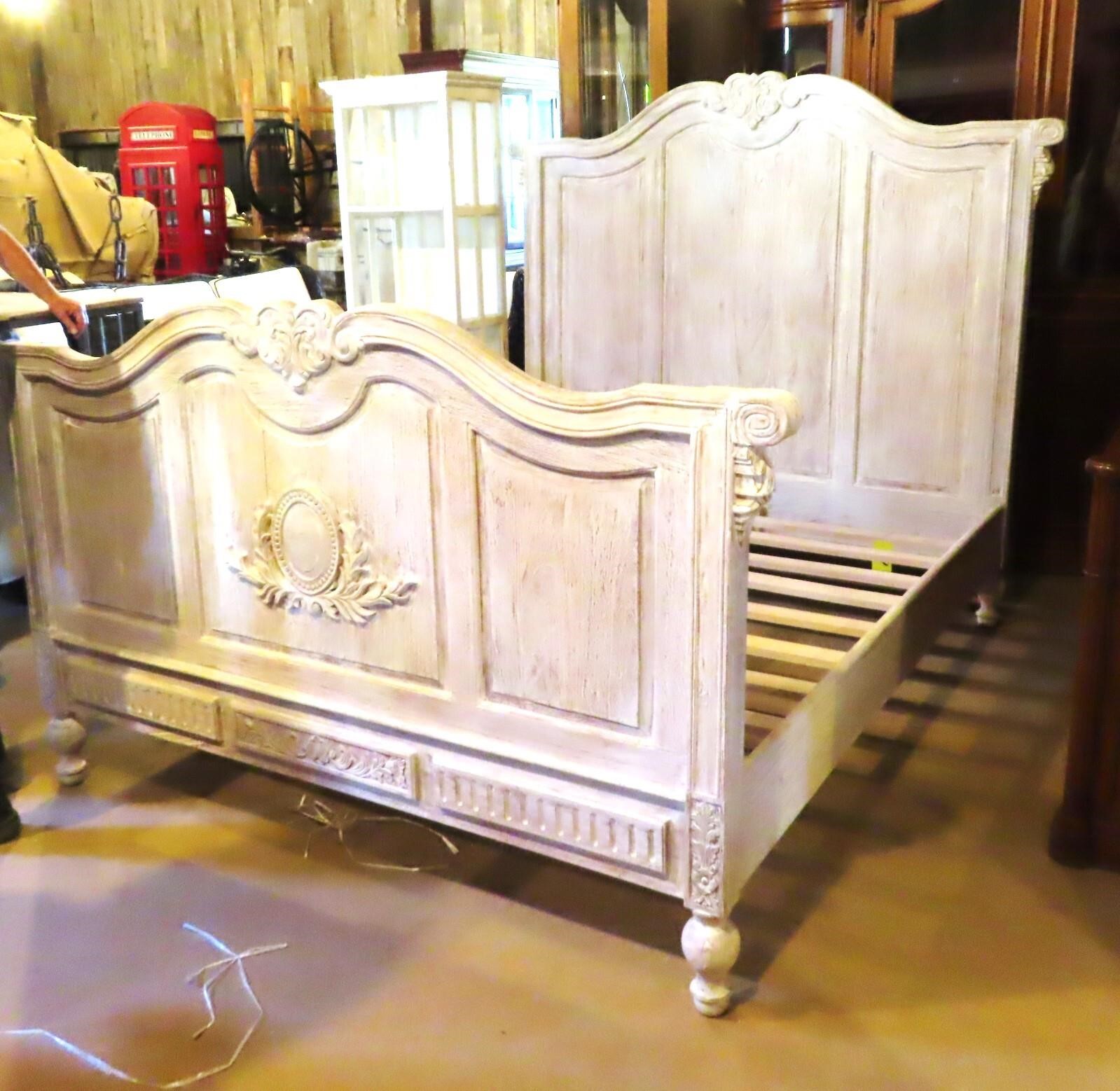 Solid Wood Carved Queen Size Bed