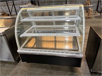 Curved Glass Refrigerated Bakery Case 48"