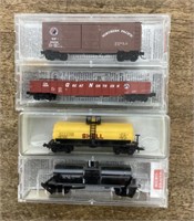 4 N gauge freight cars