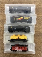 5 N gauge freight cars