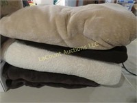 super soft large blankets great condition