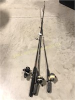 Lot: 3 rods and reels