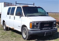 (FH) 2002 GMC Savana G2500 Van