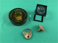 Lot - Small Lock, Wooden Top