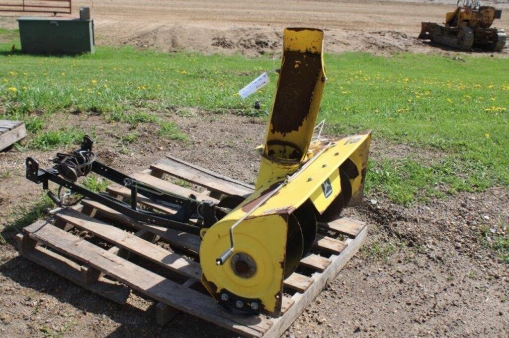 John Deere 42 Snowthrower Came Off A GT 235