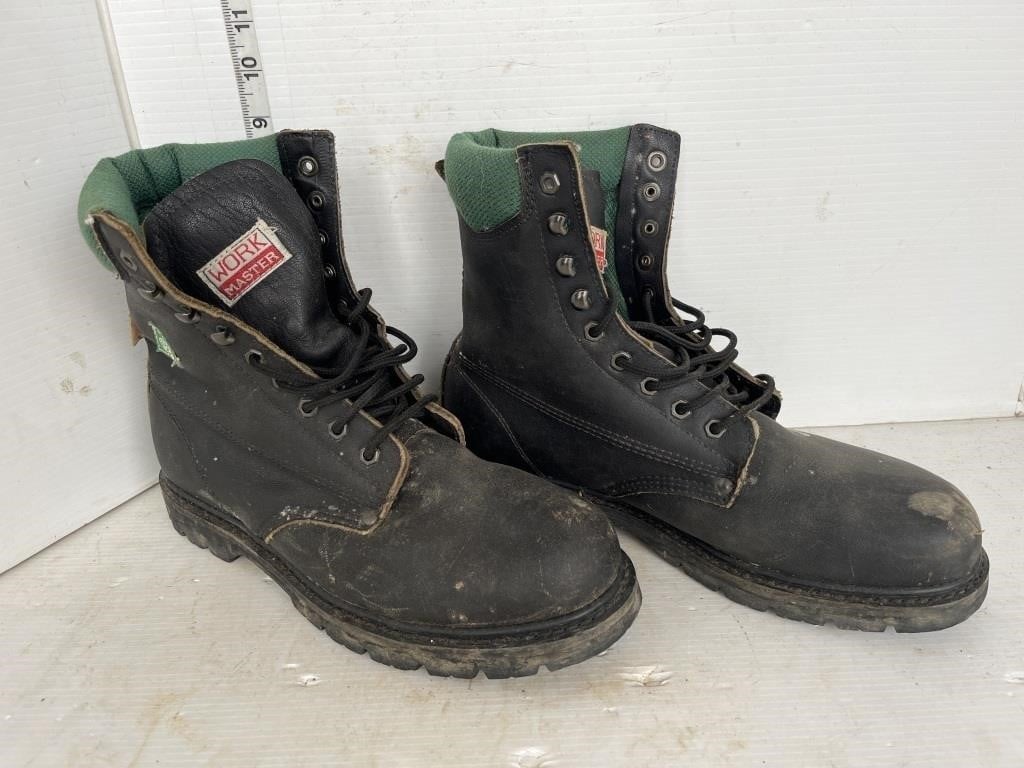 Size 11 CSA work master steel toe work boots