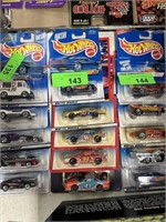 LOT OF 5 HOT WHEELS HOTWHEELS CARS