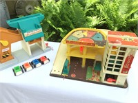 Fisher Price Parking Ramp / Lift & Load Depot