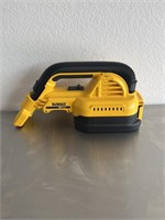 Dewalt 1/2 Gallon Wet/Dry vacuum. 20 Volt