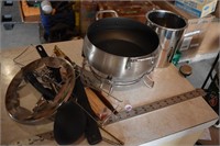 Fondue Set and Kitchen Items *LY