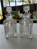 Set of 2 decanters