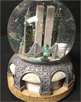 Vintage New York Landmarks Rotating Snow Globe