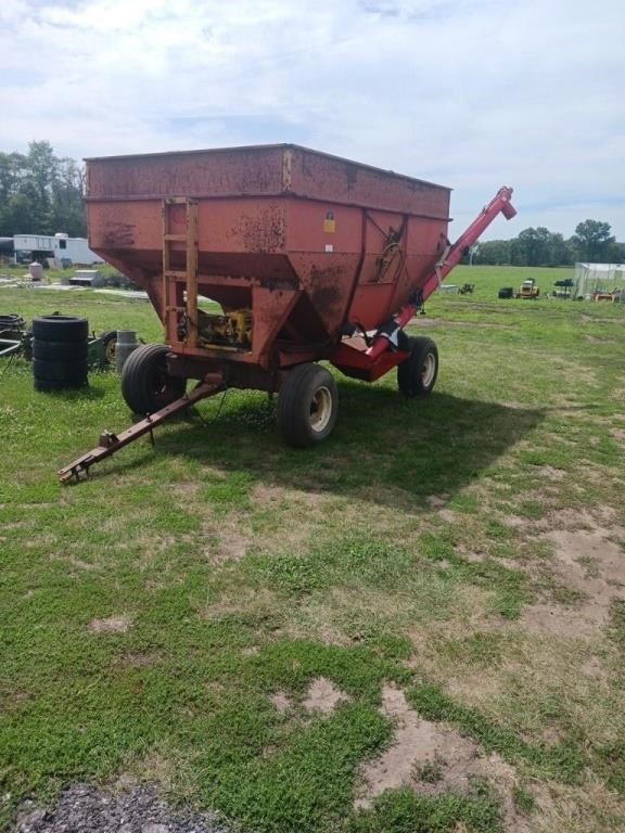 MODEL 350-20 12TON GEAR GRAVITY WAGON WITH AUGER