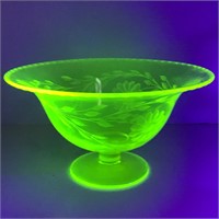 URANIUM VASELINE CORNFLOWER PEDESTAL BOWL