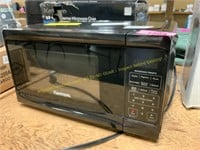 Kenmore small microwave (DAMAGED)