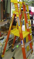 WERNER PODIUM STEP LADDER