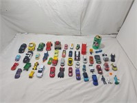 46 autos Diecast et figurines
