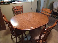 Dining Table w/ (6) Chairs & (2) Leaves