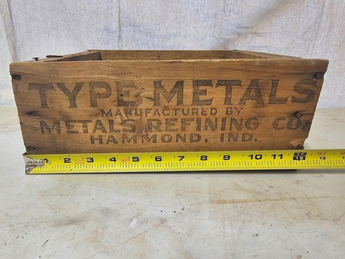 Type metals wooden crate