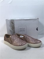 New Daily Shoes Size 5.5 Pink Glitter Shoes