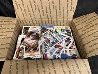 SPORTS TRADING CARDS / HUGE BOX LOT MIXED CARDS