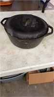 Lodge Cast Iron Cooking Pot