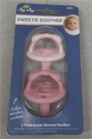 C12) 2 NEW Itzy Ritzy Sweetie Soother Pacifiers