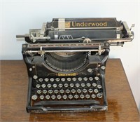 UNDERWOOD STANDARD TYPEWRITER NO. 3, 11"